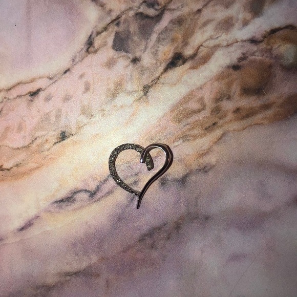 Kay Jewelers Diamond Heart Charm - Picture 1 of 2